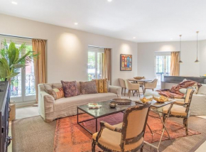 Luxury 2-Bedroom Apartment in Barrio de Salamanca, Villanueva VI